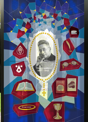 raam titus brandsma gepland in de Universiteit van Nijmegen